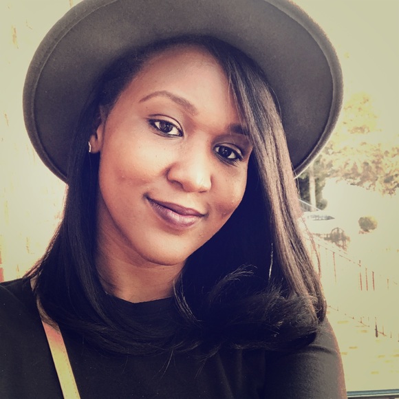 Meet Your Posher! - Picture 6 of 6